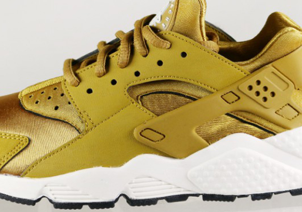 Nike Womens Air Huarache “Bronzine”