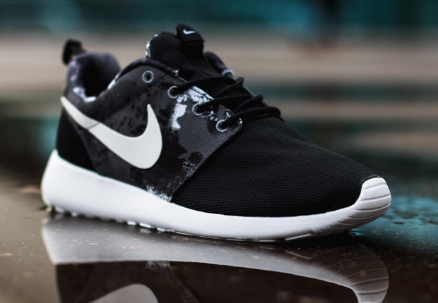 Nike Roshe Run "Paint Blot"