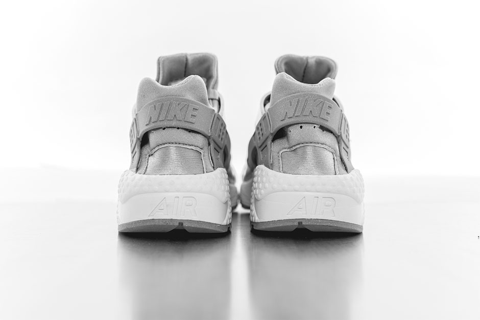 Nike Womens Air Huarache Metallic Silver Release Dates 02