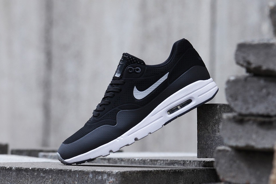 Nike Womens Air Max 1 Ultra Moire Black White 2