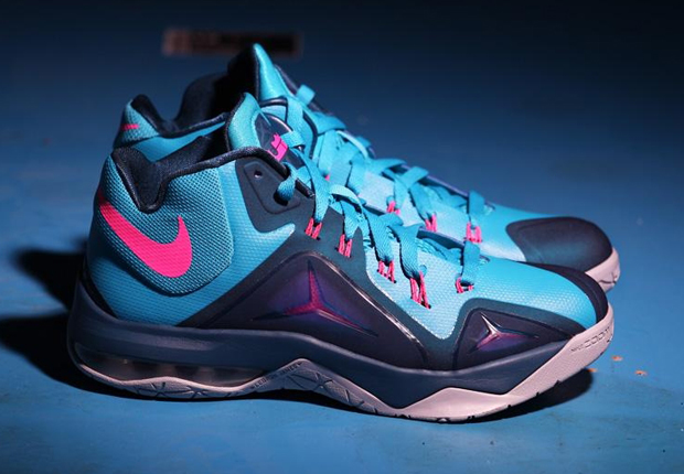 Nike LeBron Ambassador 7 “Blue Lagoon”