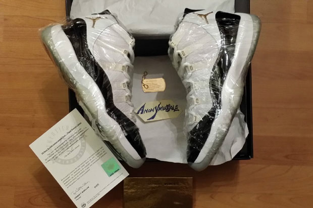 Rare Air Jordan 11 Dmp Sample Gold Eyelet Autograph 02