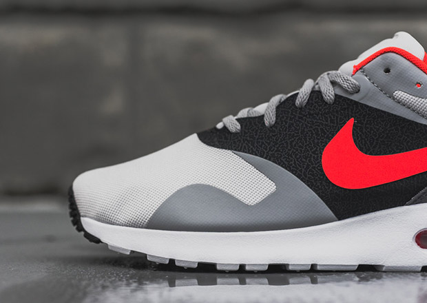 Nike Air Max Tavas Grey Bright Crimson 2