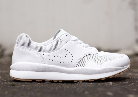 Nike Air Safari Deconstruct – White – Gum