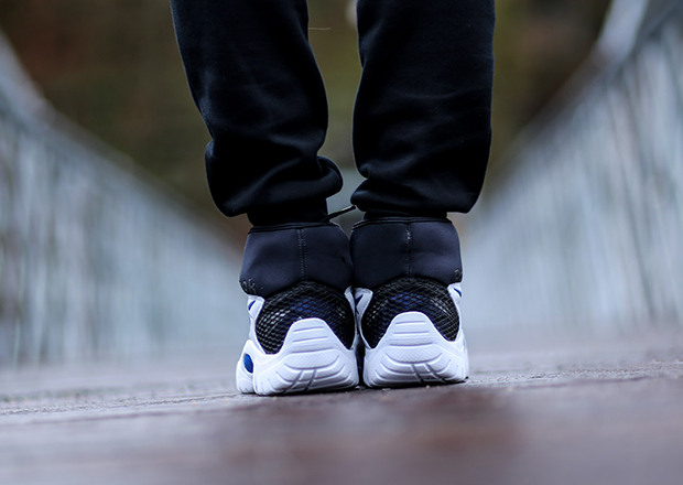 Reebok Shroud Retro On Feet Images 3