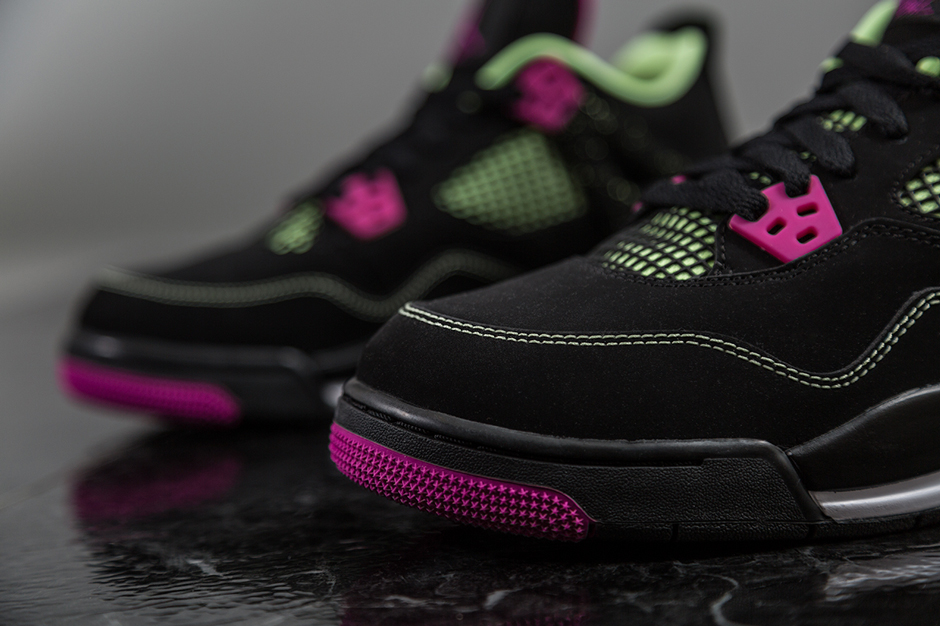 Air Jordan 4 Girls Fuchsia Force Arriving 05