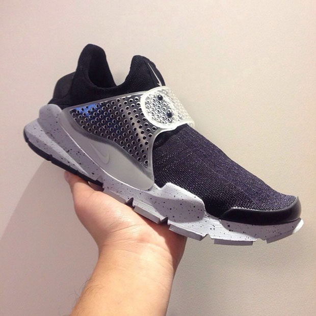 Fragment Design Nike Sock Dart Oreo Sample 02