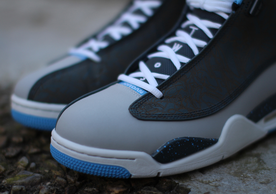 Jordan Dub Zero Univesrity Blue Classic Charcoal 3