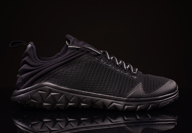 Jordan Flight Flex Trainer 2 Blackout 01