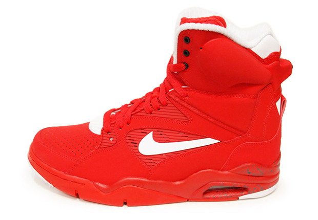 Nike Air Command Force "University Red" - Release Date