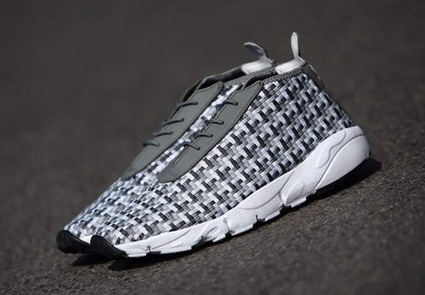 Nike Air Footscape Desert Chukka White Black Reflective 01