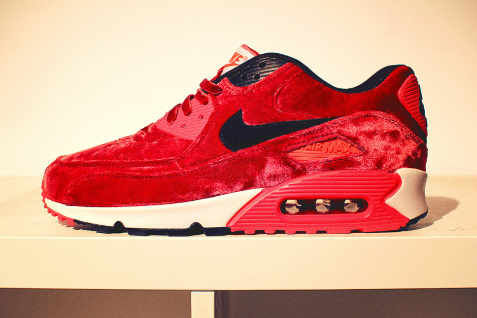 Nike Air Max 90 Infrared Returning February 02