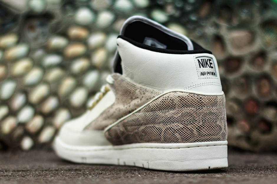 Nike Air Python Sail Black Gold 03