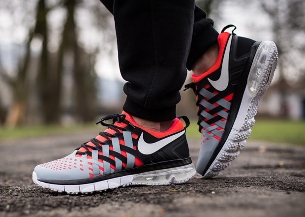 Nike Fingertrap Max Bright Crimson Dove Grey Black 4