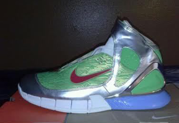 Nike Huarache 2k5 Doernbecher - Available on eBay