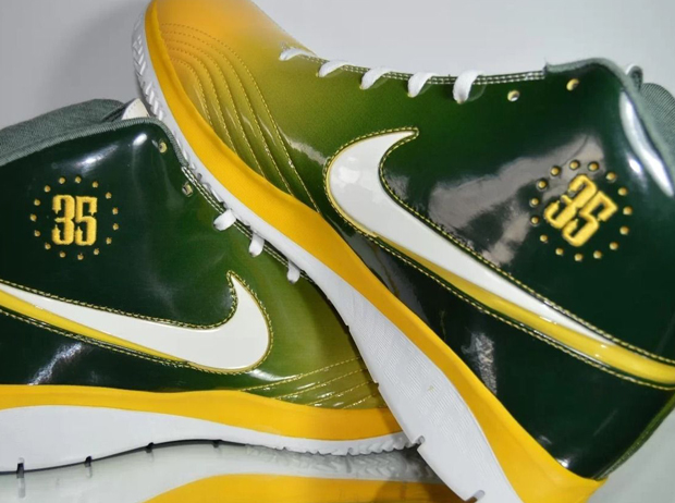 Nike KD 1 “Seattle Sonics” PE - Available on eBay