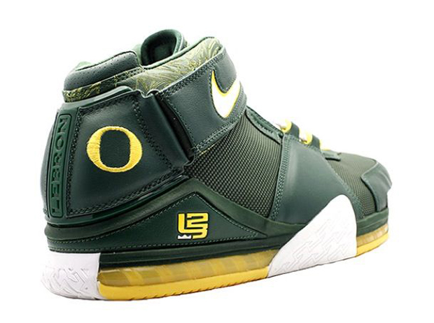 Nike Lebron 2 Oregon Pe 01