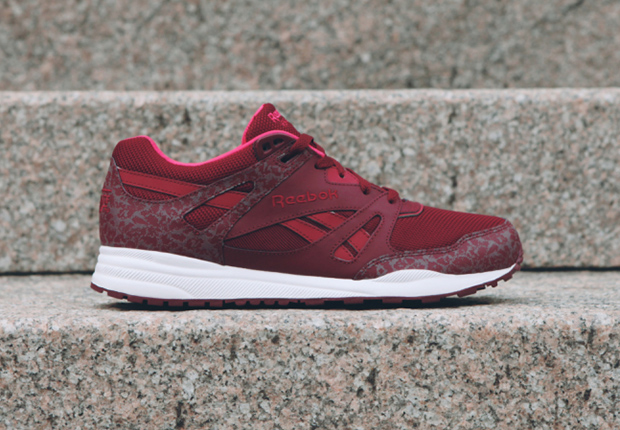 Reebok Ventilator Reflective Pack Burgundy