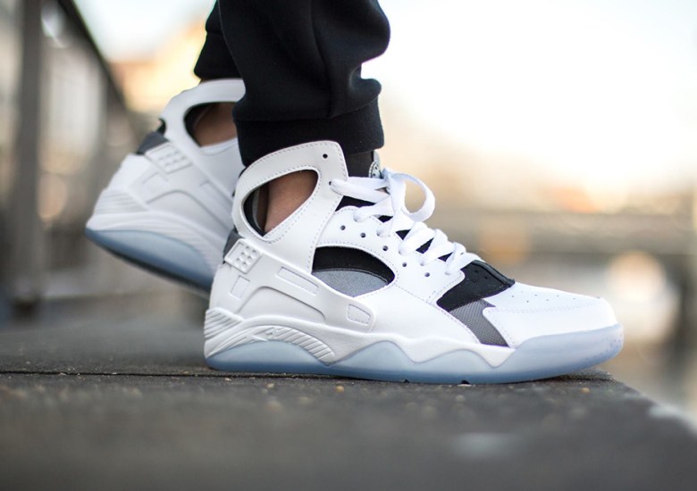 Nike Air Flight Huarache – White – Black – Cool Grey