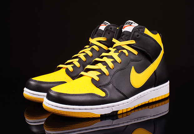 Nike Dunk High CMFT "University Gold"