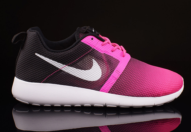 Nike Roshe Run Flight Weight Gs Pink Pow Black 2