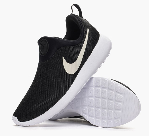 Nike Roshe Run Slip On Black White 3