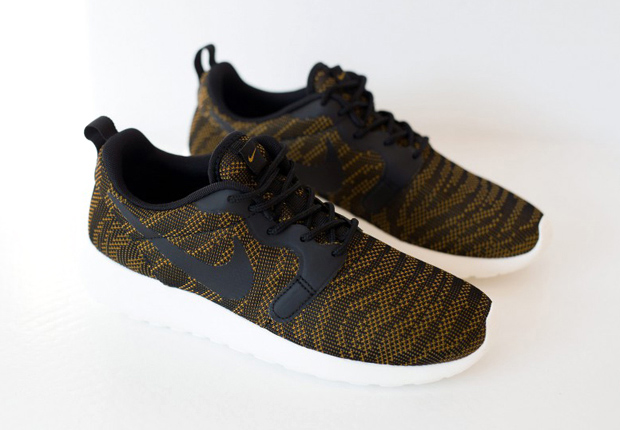 Nike Sportswear Womens Jacquard Bronzine Pack Roshe 1