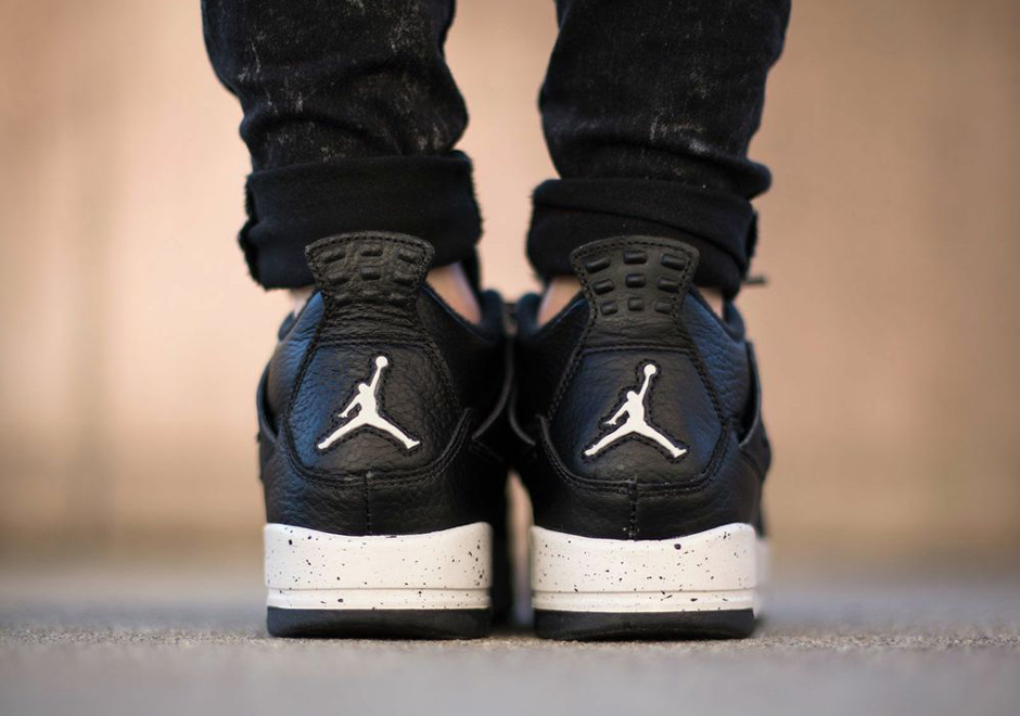 Air Jordan 4 Kids Sizes Oreo Arriving 04