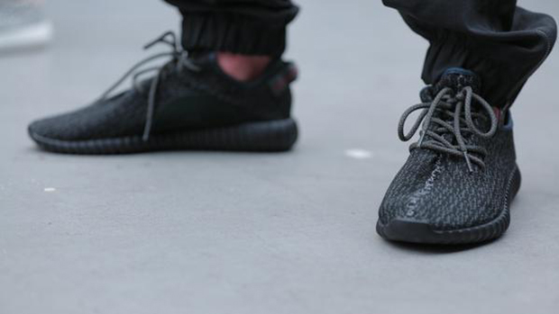 Black Yeezy Low