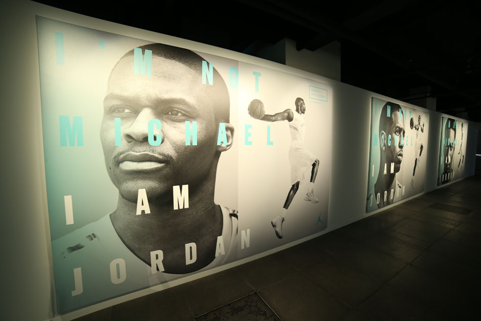 Carmelo Anthony Visits Jordan Brand Pearl Pavillion 03