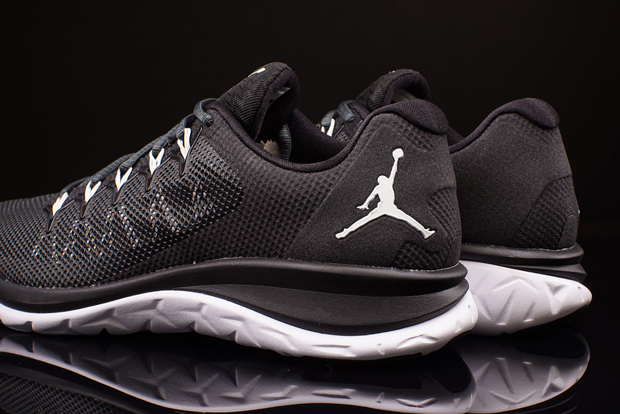 Jordan Flight Runner 2 Black White Anthracite 04