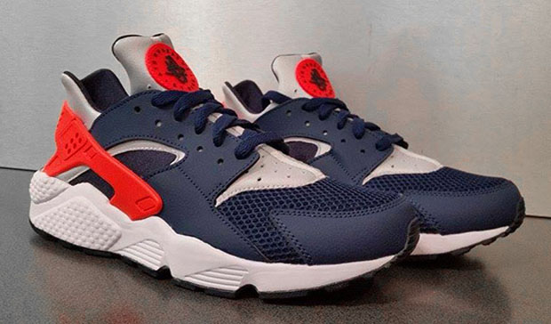 Nike Air Huarache Midnight Navy Platinum Crimson 02