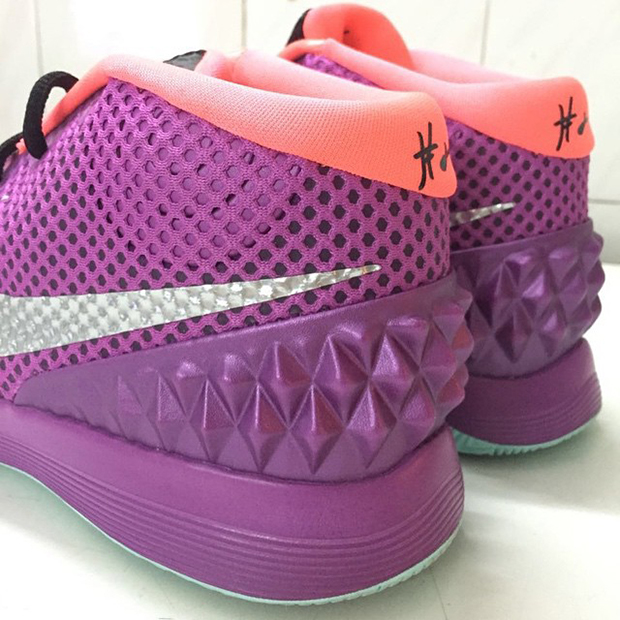 Nike Kyrie 1 Medium Berry 1