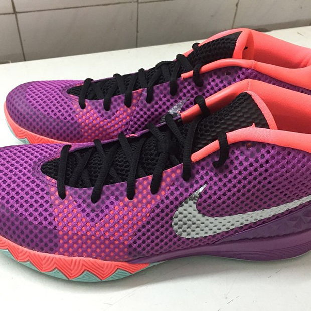 Nike Kyrie 1 Medium Berry 2