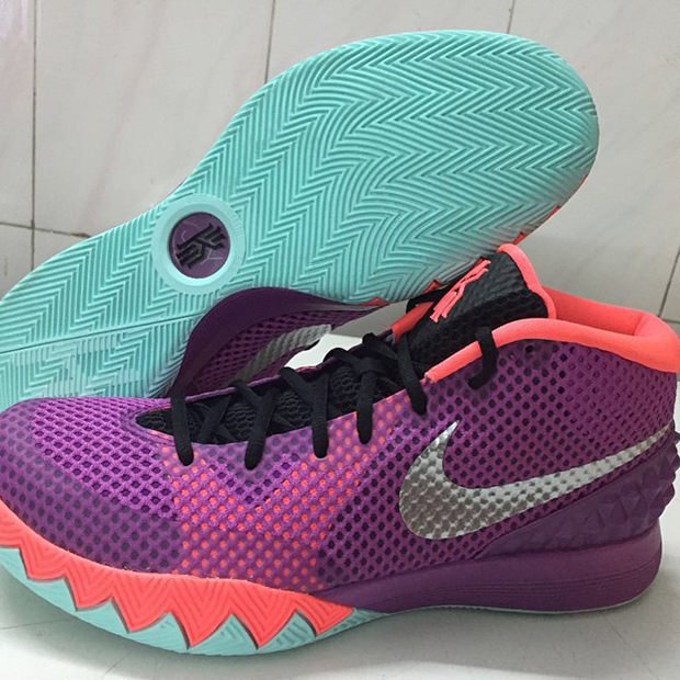 Nike Kyrie 1 Medium Berry 3