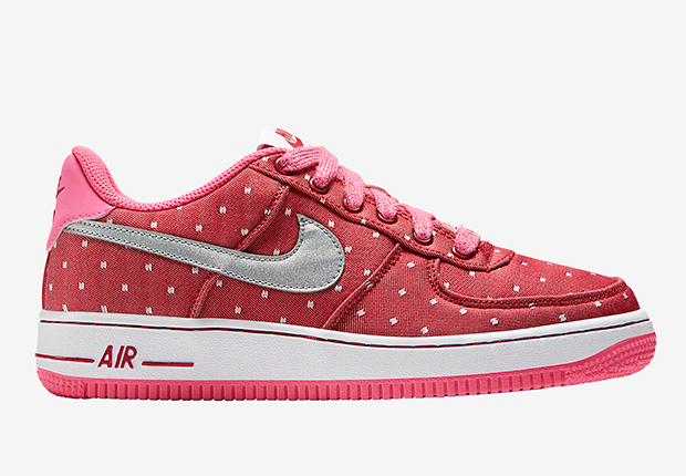 Nike Sportswear Valentines Day Kids 4