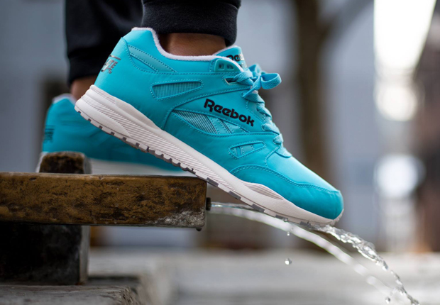 Reebok Ventilator "Neon Blue"