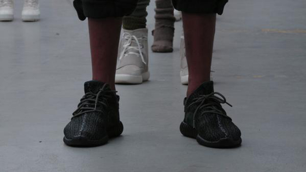 Yeezy Boost Low Black