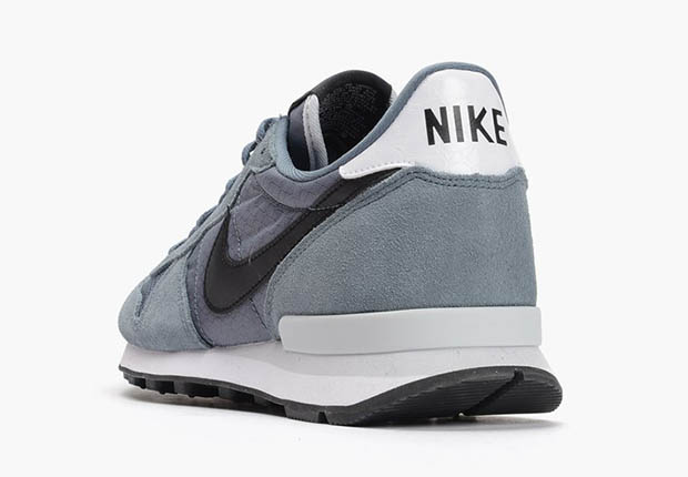 Nike Internationalist Blue Graphite 2