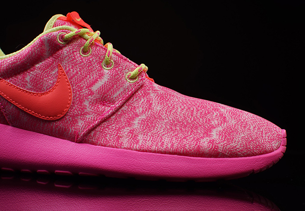 Nike Roshe Run Gs Pink Static 3