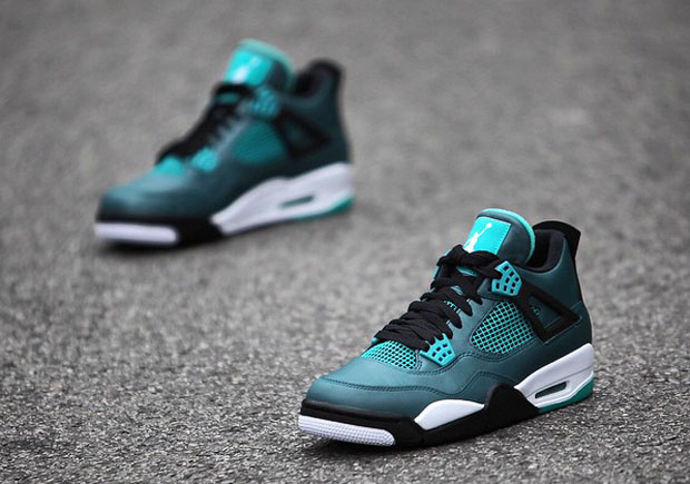 Detailed Look At Air Jordan 4 Teal 03