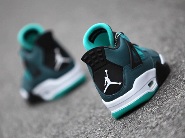 Detailed Look At Air Jordan 4 Teal 05