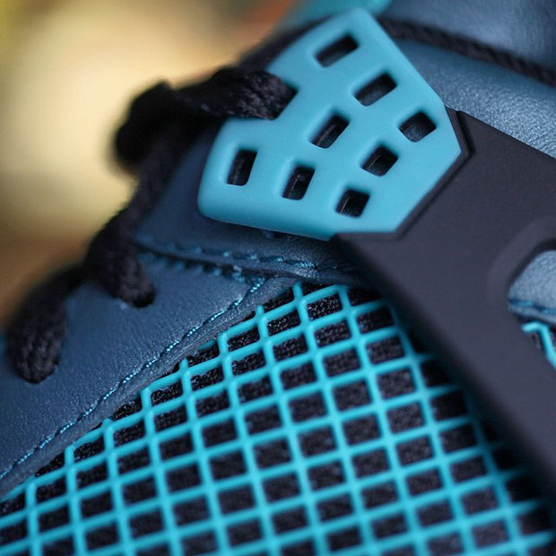 Detailed Look At Air Jordan 4 Teal 07