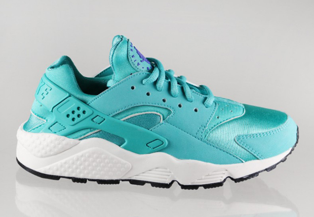 Easter Colors Nike Huarache Wmns 01