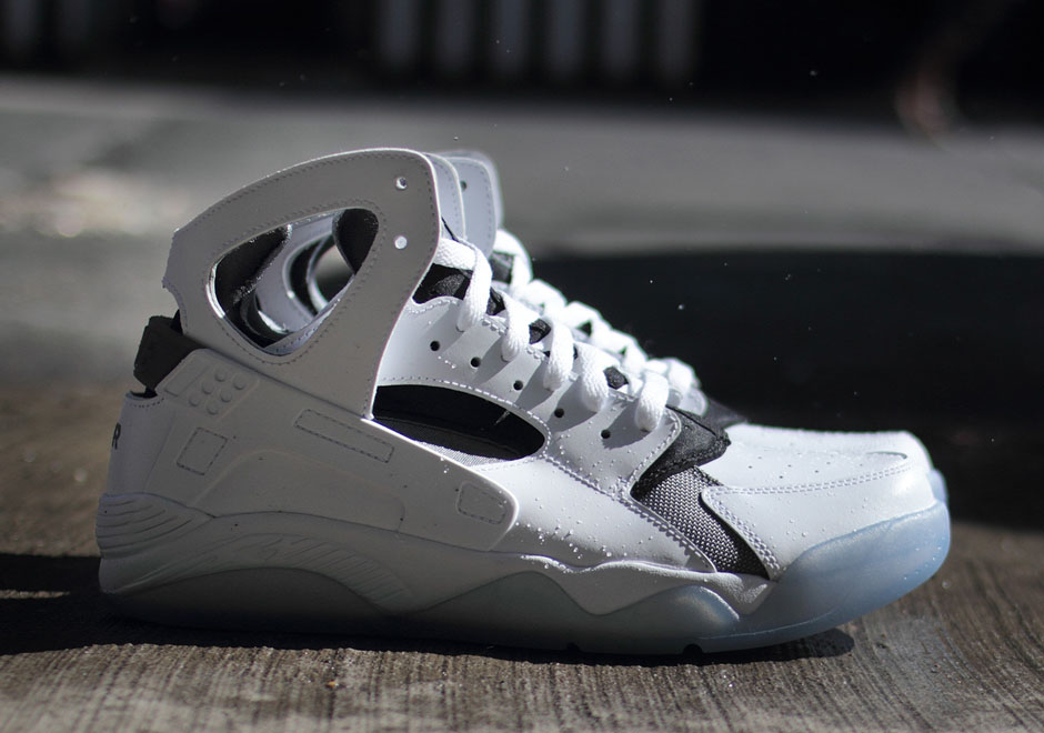 Nike Air Flight Huarache "Ice Sole" - Available