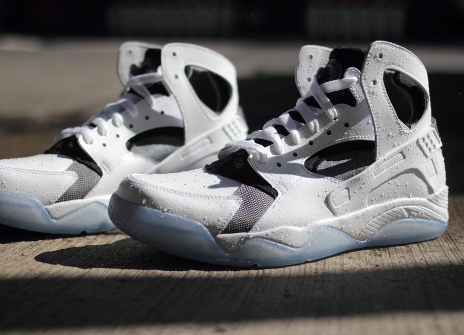Nike Air Flight Huarache Ice Sole Available 02