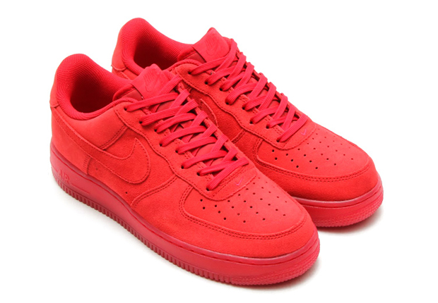  Nike Continues The All-Red Themes With The Women's Air Force 1