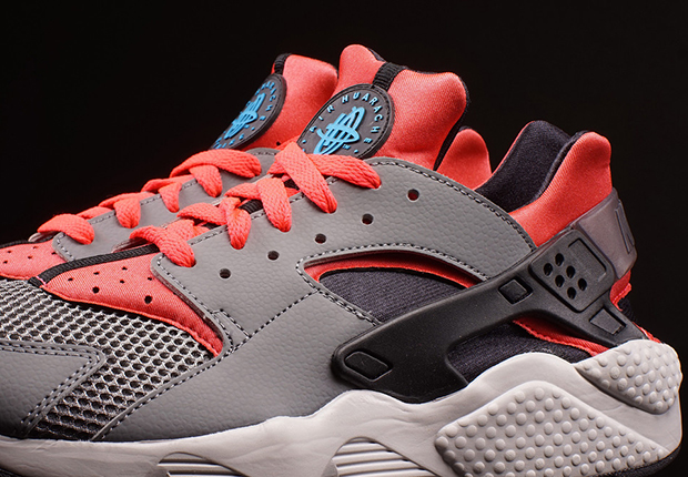 Nike Air Huarache Grey Crimson 4