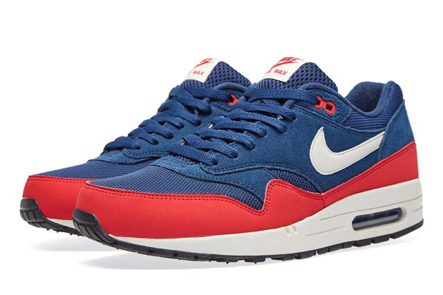 nike-air-max-1-midnight-navy-light-bone-01