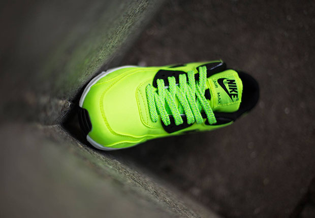 Nike Air Max 90 Volt 4